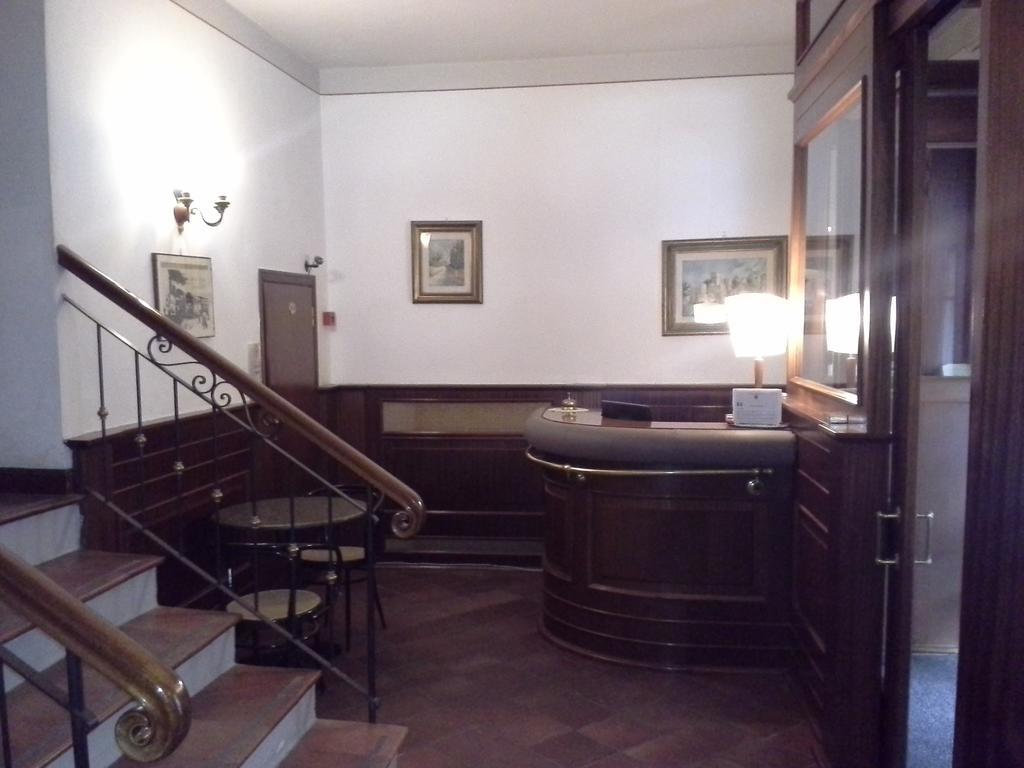 Albergo Italia di Nardi Renzo&C Snc Poggibonsi Esterno foto