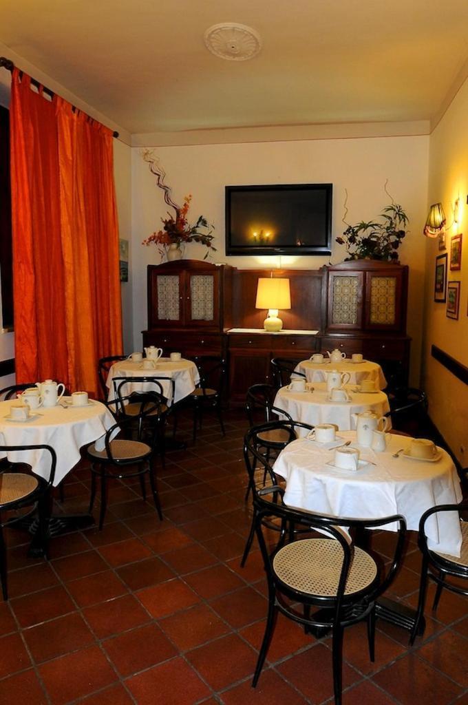 Albergo Italia di Nardi Renzo&C Snc Poggibonsi Esterno foto